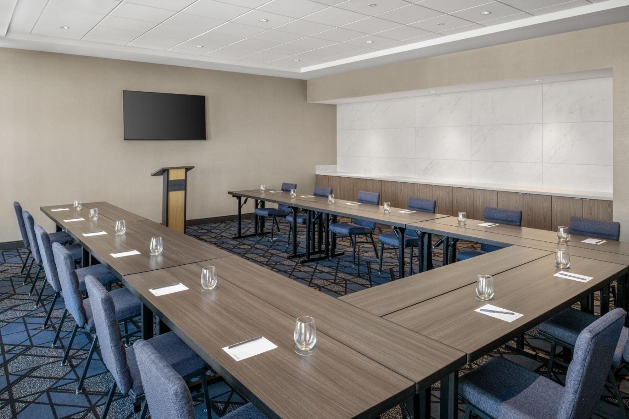 Courtyard By Marriott