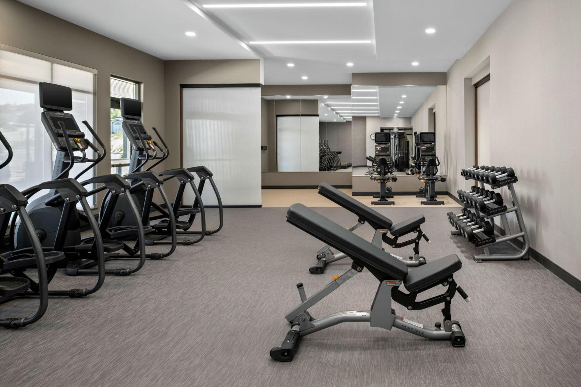 Courtyard By Marriott Hotel
